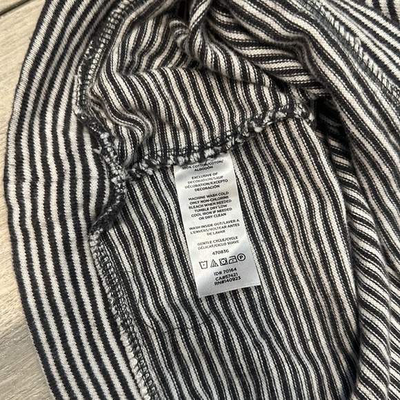 2/10 Lovely T - Picture 4 of 5